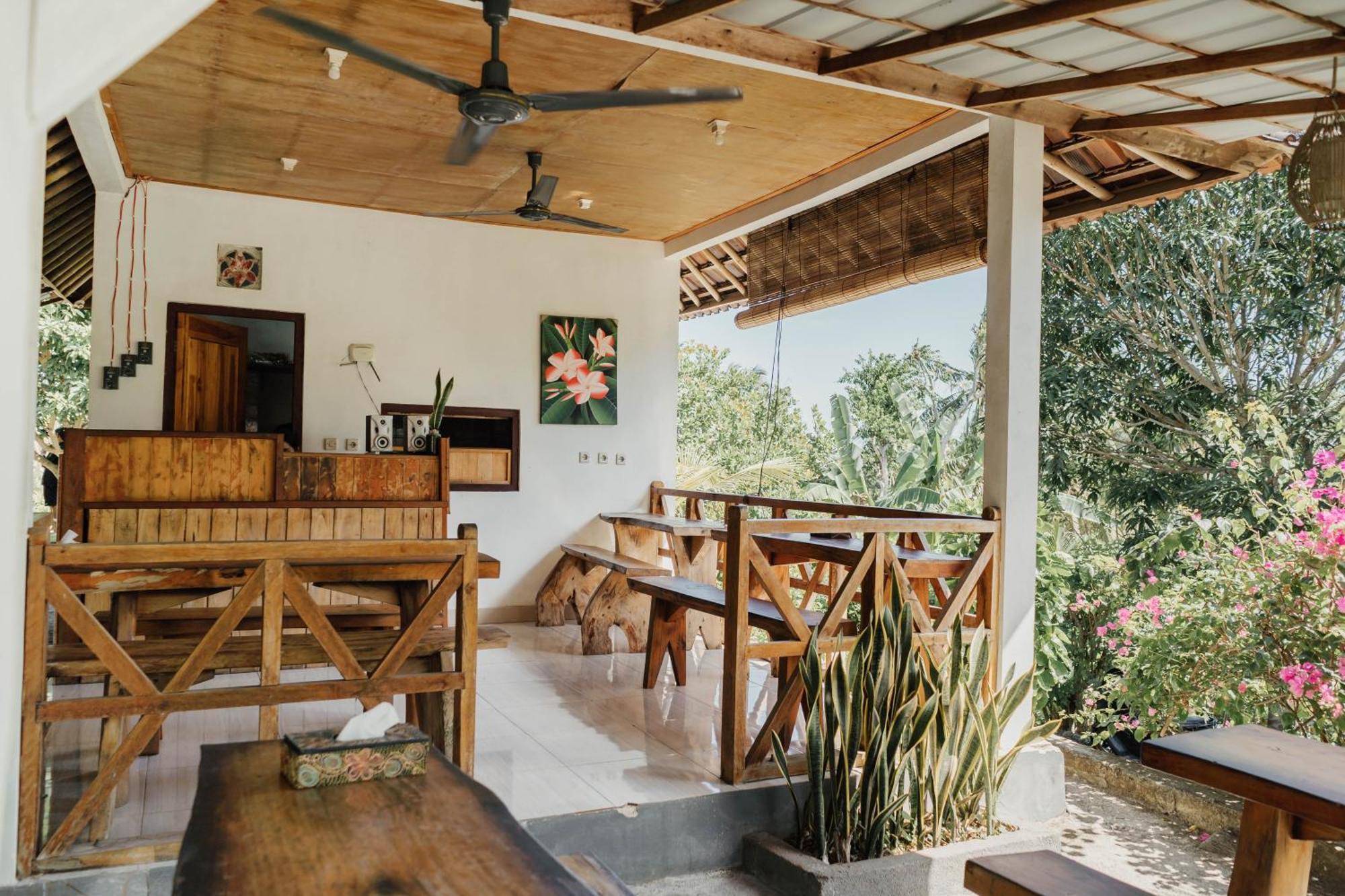 Temeling Jungle Inn Batumadeg Ngoại thất bức ảnh