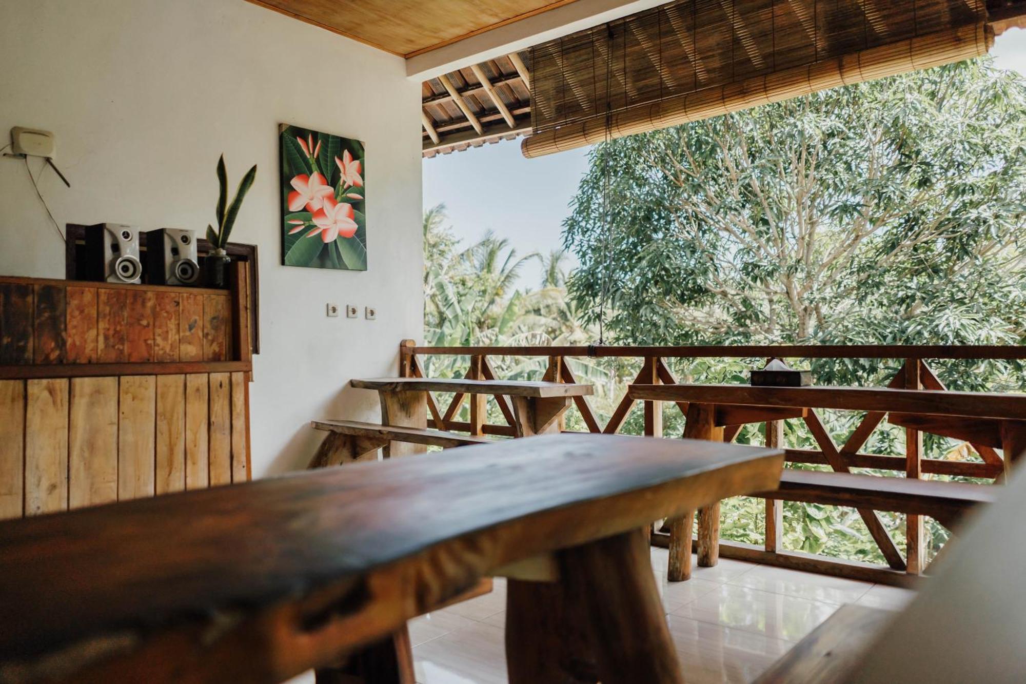 Temeling Jungle Inn Batumadeg Ngoại thất bức ảnh